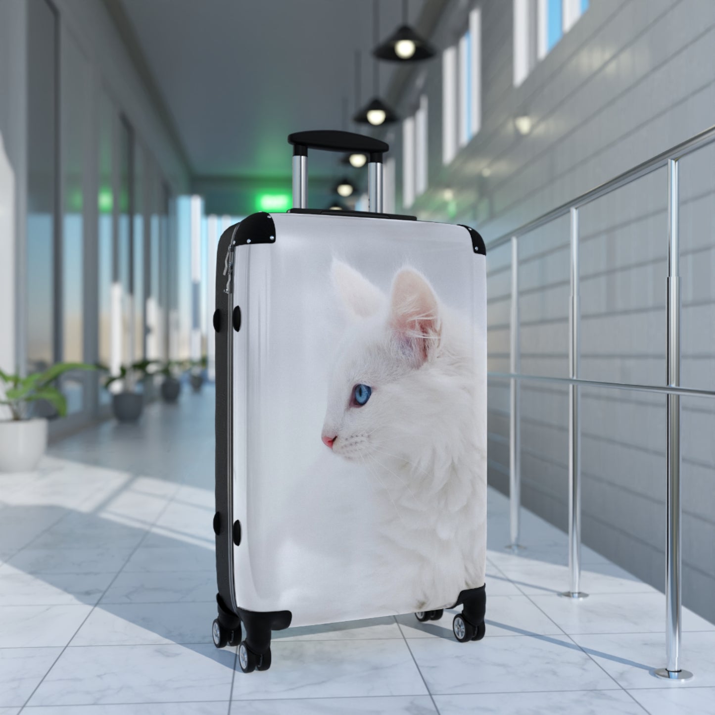 Animals Kitten White Carry-On Suitcase - Stylish Luggage for Travelers